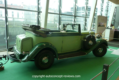 1933 Chrysler CO Convertible Sedan.